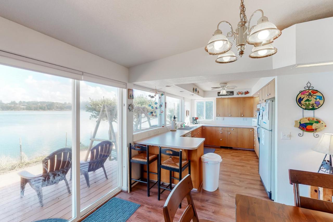Harbor House Villa Waldport Exterior photo